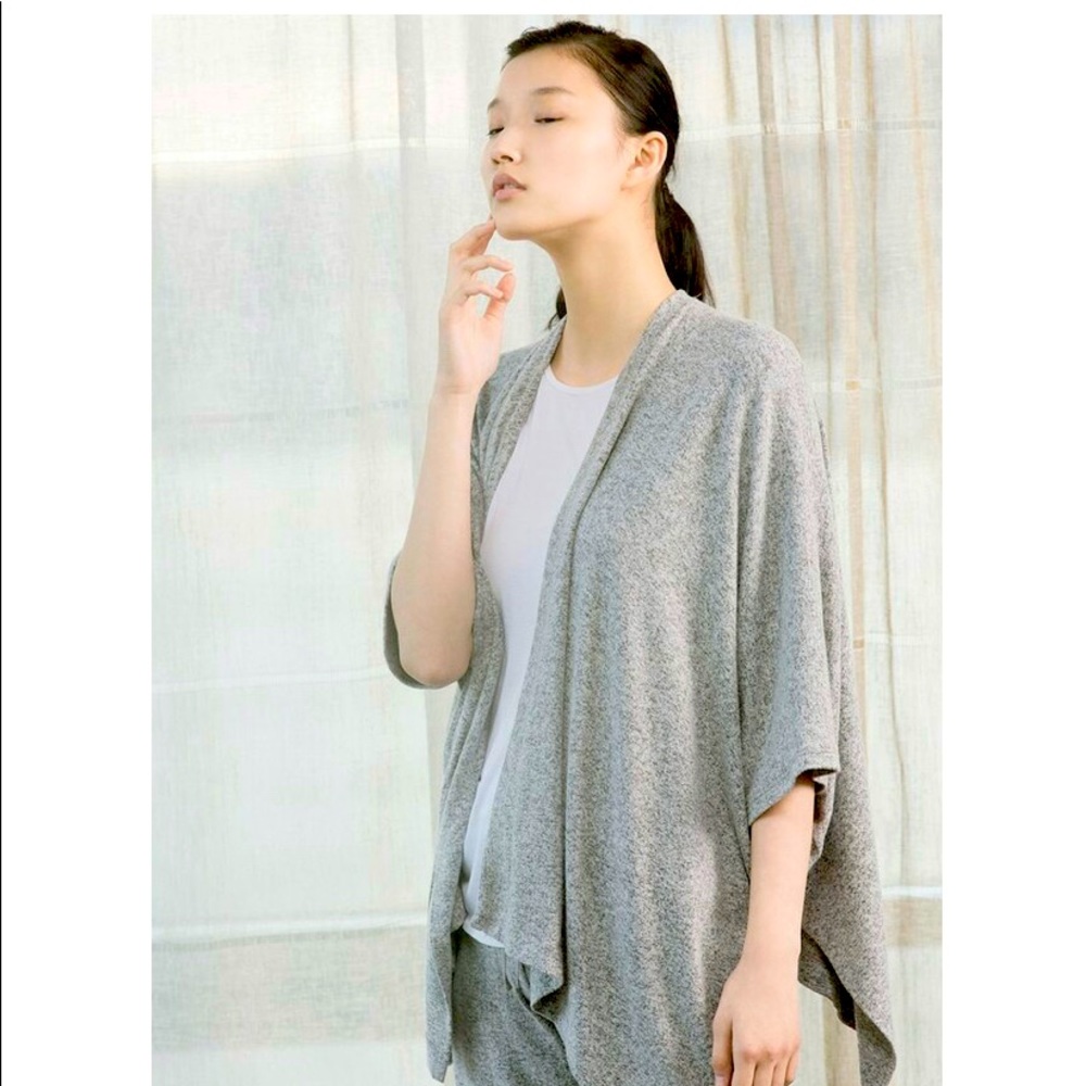 Natori Ulla Wrap.